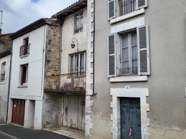 Charming townhouse with a garden for sale for 46,000&euro; in Dordogne, Aquitaine