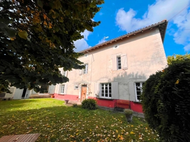 Beautiful stone property with spectacular countryside views! for sale for 247,000&euro; in Charente, Poitou-Charentes