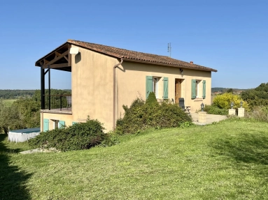 Well-maintained modern family home with panoramic views for sale for 189,000&euro; in Charente, Poitou-Charentes