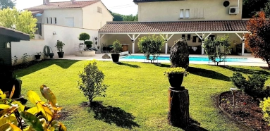 Village house with swimming pool for sale for 330,000&euro; in Tarn-et-Garonne, Midi-Pyrénées