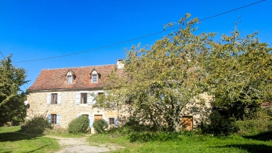 Authentic stone farmhouse with pool in the beautiful Lot region for sale for 349,800&euro; in Lot, Midi-Pyrénées