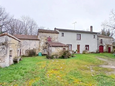 Old farm dwelling for renovation for sale for 129,710&euro; in Dordogne, Aquitaine