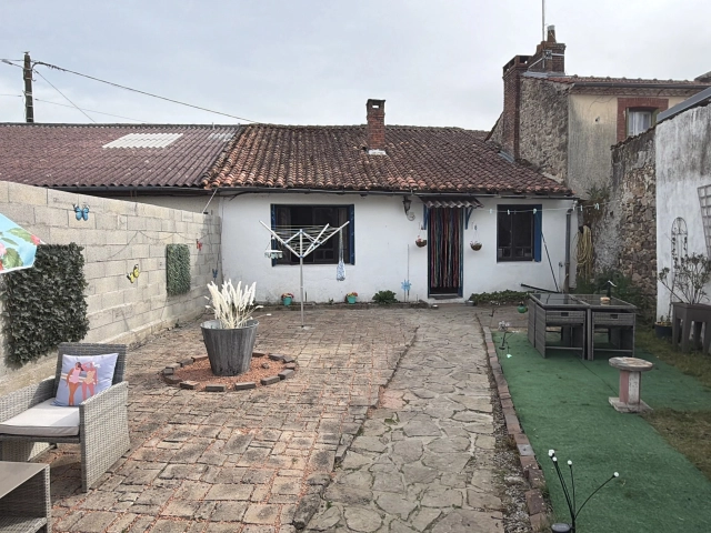 Cosy single-storey 2 bedroom house and a delightful garden for sale for 77,500&euro; in Haute-Vienne, Limousin