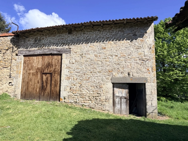 10,615m² land for sale in Haute-Vienne, Limousin, France - FrenchPropertyPortal.com Village barn for renovation with over 10,000m2 of land for sale for 39,000€ in Haute-Vienne, Limousin