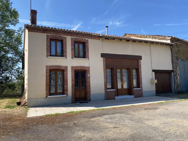 3 Bedroom(s) - 1 Bathroom(s) - 1,177m² land for sale in Haute-Vienne, Limousin, France - FrenchPropertyPortal.com Pretty hamlet house with a garden and a garage for sale for 125,350€ in Haute-Vienne, Limousin