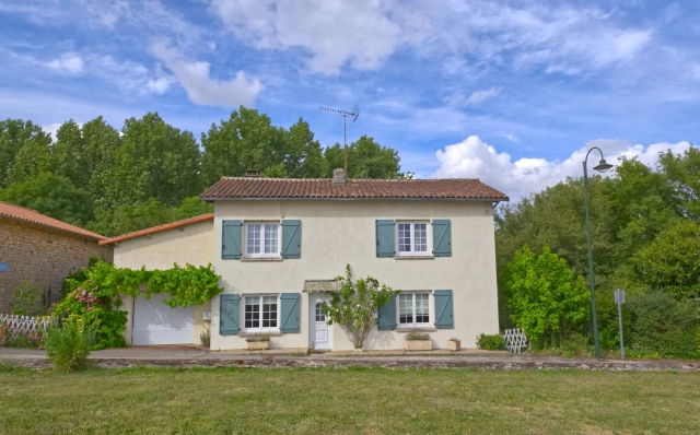 3 Bedroom(s) - 1 Bathroom(s) - 7,645m² land for sale in Charente, Poitou-Charentes, France - FrenchPropertyPortal.com Village house to finish renovating with river frontage in lovely village with a bar for sale for 82,000€ in Charente, Poitou-Charentes