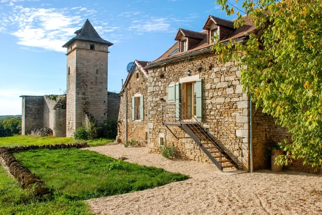 Character Country Estate with Gîtes and Land – Tarn-et-Garonne for sale for 349,000&euro; in Tarn-et-Garonne, Midi-Pyrénées
