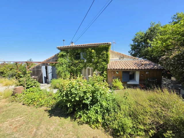 5 Bedroom(s) - 4 Bathroom(s) - 31,406m² land for sale in Lot-et-Garonne, Aquitaine, France - FrenchPropertyPortal.com Character Stone Property with Renovated Windmill and 3.1 Hectares for Sale near Prayssas, Lot-et-Garonne for sale for 349,800€ in Lot-et-Garonne, Aquitaine