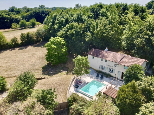 3 Bedroom(s) - 2 Bathroom(s) - 3,903m² land for sale in Charente, Poitou-Charentes, France - FrenchPropertyPortal.com A peaceful haven surrounded by nature – Heated pool, privacy and beautiful countryside views for sale for 215,000€ in Charente, Poitou-Charentes