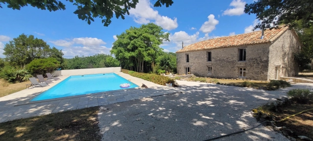 Secluded property with two gîtes and pool for sale for 462,000&euro; in Tarn-et-Garonne, Midi-Pyrénées