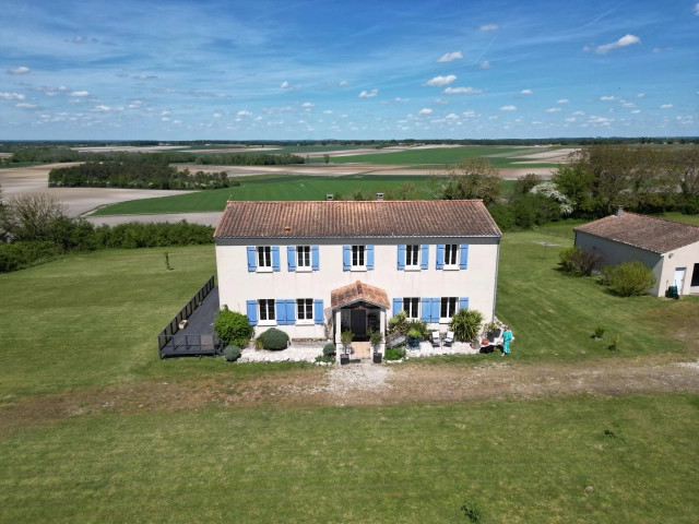 4 Bedroom(s) - 2 Bathroom(s) - 6,078m² land for sale in Charente-Maritime, Poitou-Charentes, France - FrenchPropertyPortal.com Spacious 4 bedroom Character Property with Amazing Views for sale for 375,000€ in Charente-Maritime, Poitou-Charentes