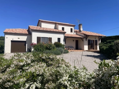 5 Bedroom(s) - 2 Bathroom(s) - 2,515m² land for sale in Lot-et-Garonne, Aquitaine, France - FrenchPropertyPortal.com House close to a Montayral with pool and lovely views for sale for 250,000€ in Lot-et-Garonne, Aquitaine