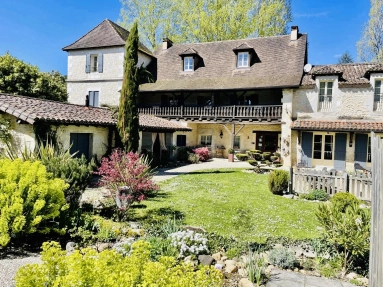 16th-Century Périgord Coaching Inn near Périgueux for sale for 999,400&euro; in Dordogne, Aquitaine