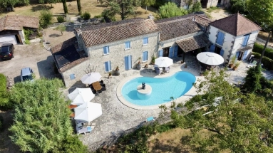 4 Bedroom(s) - 4 Bathroom(s) - 4,385m² land for sale in Lot-et-Garonne, Aquitaine, France - FrenchPropertyPortal.com Glorious 4-bed house with lovely views for sale for 571,340€ in Lot-et-Garonne, Aquitaine