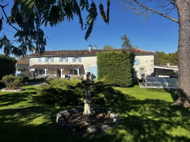 3 Bedroom(s) - 2 Bathroom(s) - 3,450m² land for sale in Charente-Maritime, Poitou-Charentes, France - FrenchPropertyPortal.com Delightful detached 3 bed stone Charentaise with Pool for sale for 325,000€ in Charente-Maritime, Poitou-Charentes
