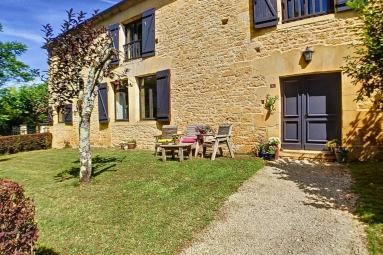6 Bedroom(s) - 5 Bathroom(s) - 4,233m² land for sale in Dordogne, Aquitaine, France - FrenchPropertyPortal.com Charming Dordogne Stone House Near Sarlat with Separate Accommodation, Pool & Elevated Views for sale for 650,000€ in Dordogne, Aquitaine