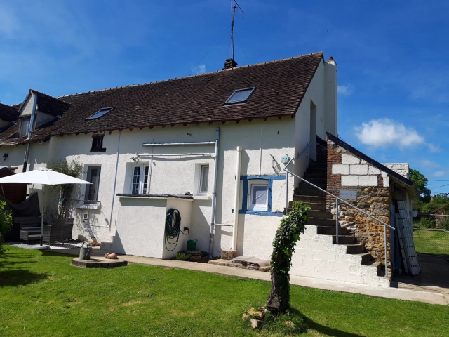 Pretty cottage with countryside views for sale for 86,000&euro; in Indre, Centre