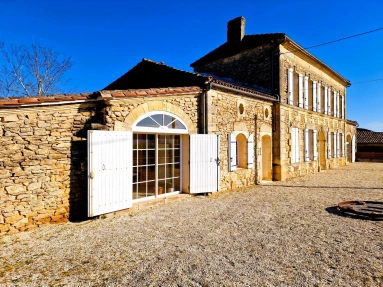 Country Manor House 1 hour from Bordeaux for sale for 459,900&euro; in Gironde, Aquitaine