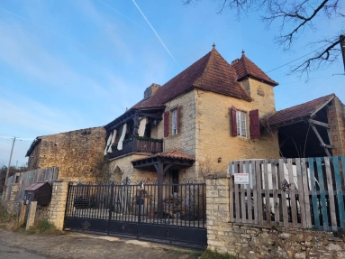 Périgourdine Stone House with Endless Potential close to Daglan for sale for 183,600&euro; in Dordogne, Aquitaine