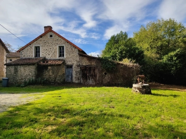 54,934m² land for sale in Dordogne, Aquitaine, France - FrenchPropertyPortal.com Stone house and lake to renovate for sale for 60,000€ in Dordogne, Aquitaine