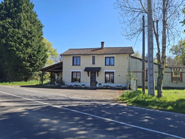 3 Bedroom(s) - 2 Bathroom(s) - 24,680m² land for sale in Haute-Vienne, Limousin, France - FrenchPropertyPortal.com Large family home to modernise, barn , outbuildings and over 2 hectares of land for sale for 110,000€ in Haute-Vienne, Limousin