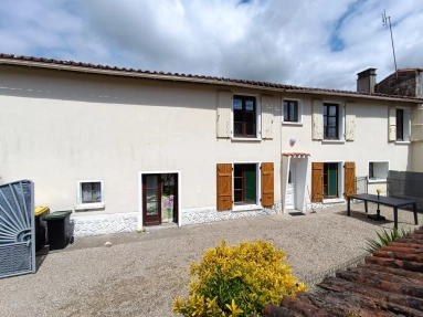 3 Bedroom(s) - 1 Bathroom(s) - 348m² land for sale in Charente, Poitou-Charentes, France - FrenchPropertyPortal.com Three-bedroom village house with barn, garage and courtyard for sale for 77,000€ in Charente, Poitou-Charentes