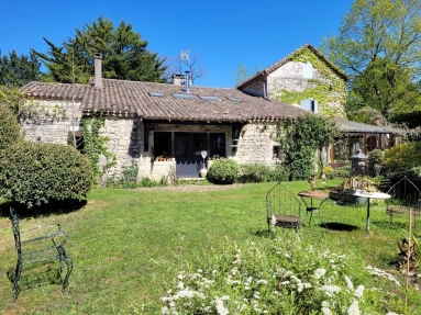 Artist’s House Fully Renovated with Outbuildings, Pool and Equestrian Land – Near Beauville, Lot-et-Garonne, Southwest France for sale for 449,650&euro; in Lot-et-Garonne, Aquitaine