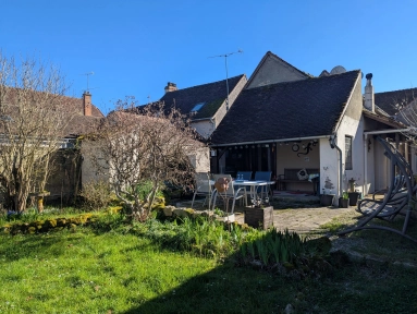 Beautiful, sunny three-bedroom village house located in Lignac (Indre) for sale for 88,000&euro; in Indre, Centre