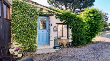 Character Country Property with Main House, Guest Accommodation & Heated Pool for sale for 625,400&euro; in Vendée, Pays-de-la-Loire