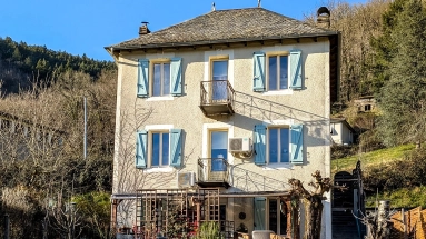 Renovated Village House with Garden – The Perfect French Escape for sale for 215,000&euro; in Lot, Midi-Pyrénées