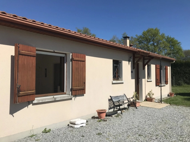 2 Bedroom(s) - 2 Bathroom(s) - 833m² land for sale in Haute-Vienne, Limousin, France - FrenchPropertyPortal.com Modern detached bungalow a few minutes from amenities for sale for 130,800€ in Haute-Vienne, Limousin