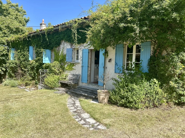 3 Bedroom(s) - 2 Bathroom(s) - 4,220m² land for sale in Dordogne, Aquitaine, France - FrenchPropertyPortal.com Lovely traditional stone house with garden level guest accommodation for sale for 275,000€ in Dordogne, Aquitaine