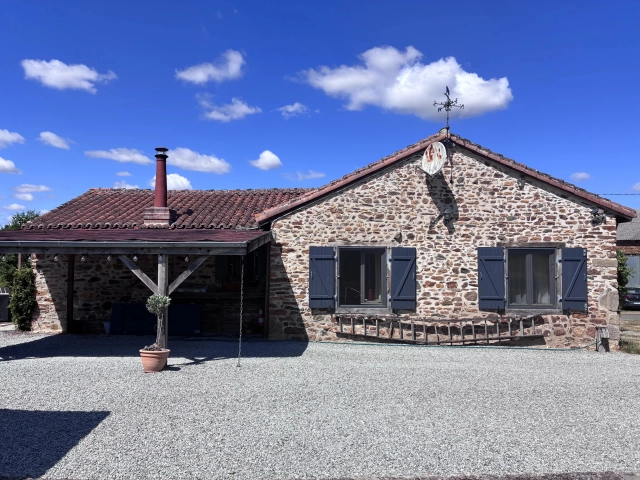 Single-level character property with 2 bedrooms for sale for 159,000&euro; in Haute-Vienne, Limousin