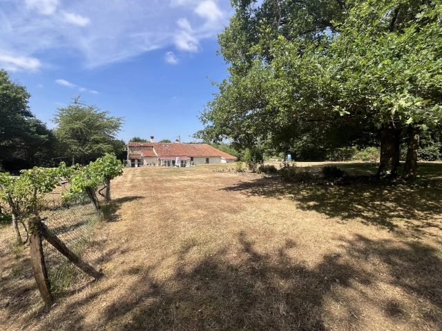 Perfect countryside family home on a large plot for sale for 158,000&euro; in Haute-Vienne, Limousin
