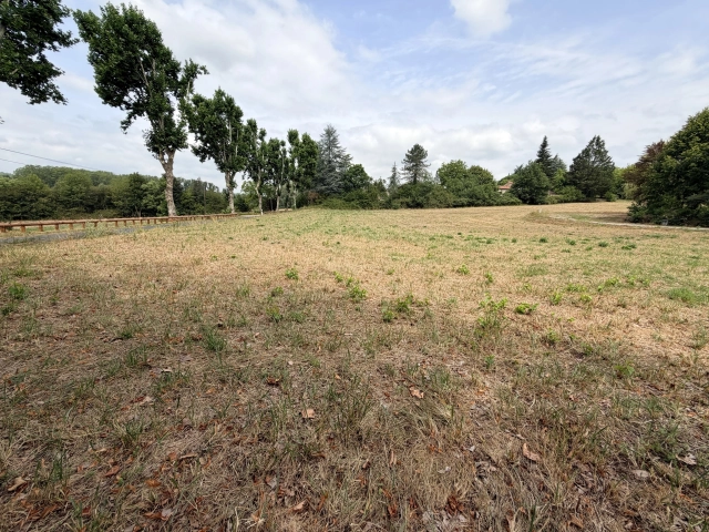 Building Plot with CU in countryside setting and walking distance to Cazals Centre for sale for 34,000&euro; in Lot, Midi-Pyrénées