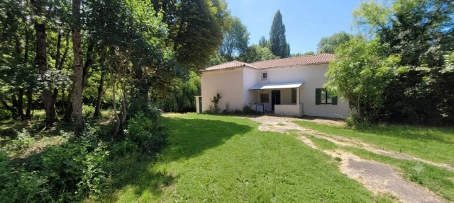 A stone property in a completely peaceful setting for sale for 175,000&euro; in Tarn-et-Garonne, Midi-Pyrénées
