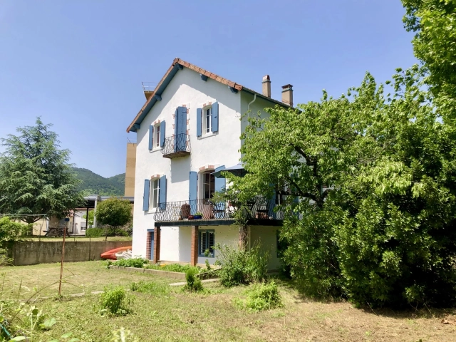 5 Bedroom(s) - 3 Bathroom(s) - 603m² land for sale in Aude, Languedoc-Roussillon, France - FrenchPropertyPortal.com Unique historic property in a commanding position in town for sale for 295,000€ in Aude, Languedoc-Roussillon