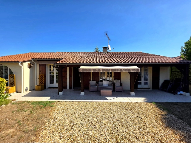3 Bedroom(s) - 2 Bathroom(s) - 2,000m² land for sale in Dordogne, Aquitaine, France - FrenchPropertyPortal.com Beautifully Presented 3 bed Bungalow with Large Private Garden, Walking Distance to Eymet for sale for 267,500€ in Dordogne, Aquitaine