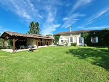 8 Bedroom(s) - 4 Bathroom(s) - 10,740m² land for sale in Gironde, Aquitaine, France - FrenchPropertyPortal.com Exceptional Country Estate with Three Homes, Swimming Pool and Tennis Court – 20 Mins from Saint-Émilion for sale for 770,000€ in Gironde, Aquitaine