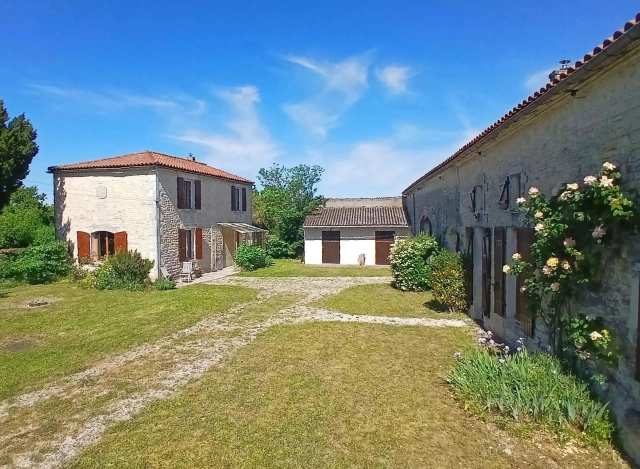 Two charming stone cottages with local amenities and potential for  development for sale for 224,950&euro; in Charente-Maritime, Poitou-Charentes