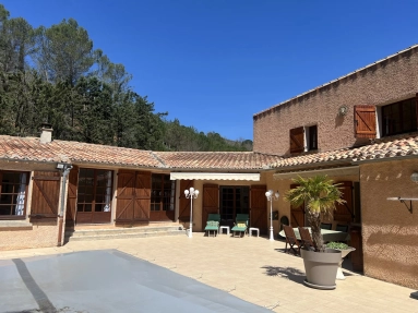Attractive 5 bedroomed Detached Property with Pool, Views and Garage for sale for 399,000&euro; in Aude, Languedoc-Roussillon