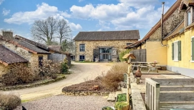 9 Bedroom(s) - 3 Bathroom(s) - 217,678m² land for sale in Dordogne, Aquitaine, France - FrenchPropertyPortal.com Incredible 21 hectare property with main house, possible gîte complex and pools for sale for 720,800€ in Dordogne, Aquitaine