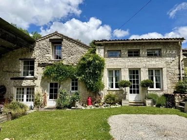 Immaculate Turn-Key Family Home – Move Right In! for sale for 611,700&euro; in Lot-et-Garonne, Aquitaine