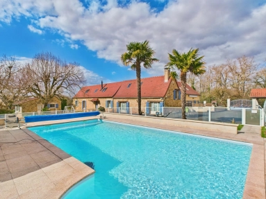 Lifestyle business for sale !  Home, 3 gîtes and pool near Gourdon, Lot for sale for 691,500&euro; in Lot, Midi-Pyrénées