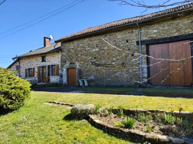 2 Bedroom(s) - 2 Bathroom(s) - 954m² land for sale in Haute-Vienne, Limousin, France - FrenchPropertyPortal.com House 2 bedrooms with potential for sale for 130,800€ in Haute-Vienne, Limousin