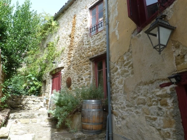 3 stone village properties centered around a courtyard with pool for sale for 450,000&euro; in Aude, Languedoc-Roussillon