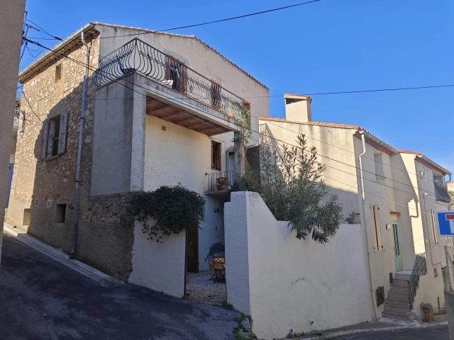 Stone house with 2 guest annexes for sale for 245,000&euro; in Aude, Languedoc-Roussillon