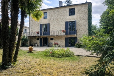 5 bed Manor House with Pool in the Heart of Cérons (33) for sale for 702,500&euro; in Gironde, Aquitaine