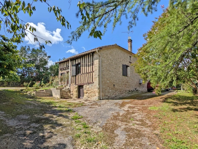 3 Bedroom(s) - 2 Bathroom(s) - 4,993m² land for sale in Lot-et-Garonne, Aquitaine, France - FrenchPropertyPortal.com Character two bedroom stone house with pool and guest annexe for sale for 275,000€ in Lot-et-Garonne, Aquitaine