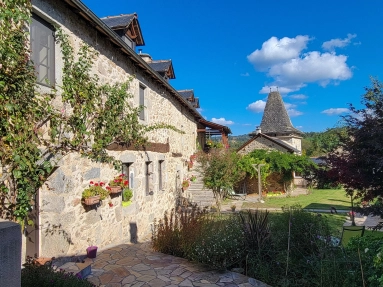 7 Bedroom(s) - 7 Bathroom(s) - 6,497m² land for sale in Aveyron, Midi-Pyrénées, France - FrenchPropertyPortal.com Traditional stone house and guest house near to Najac in the Aveyron for sale for 724,500€ in Aveyron, Midi-Pyrénées